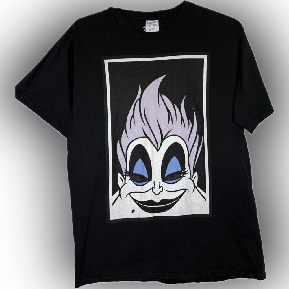Disney 'Ursula' The Little Mermaid Black Graphic Adult T-shirt Size Medium